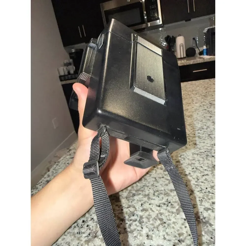 Vintage 1980's Polaroid Sun 600 LMS Light Instant Camera w original instructions